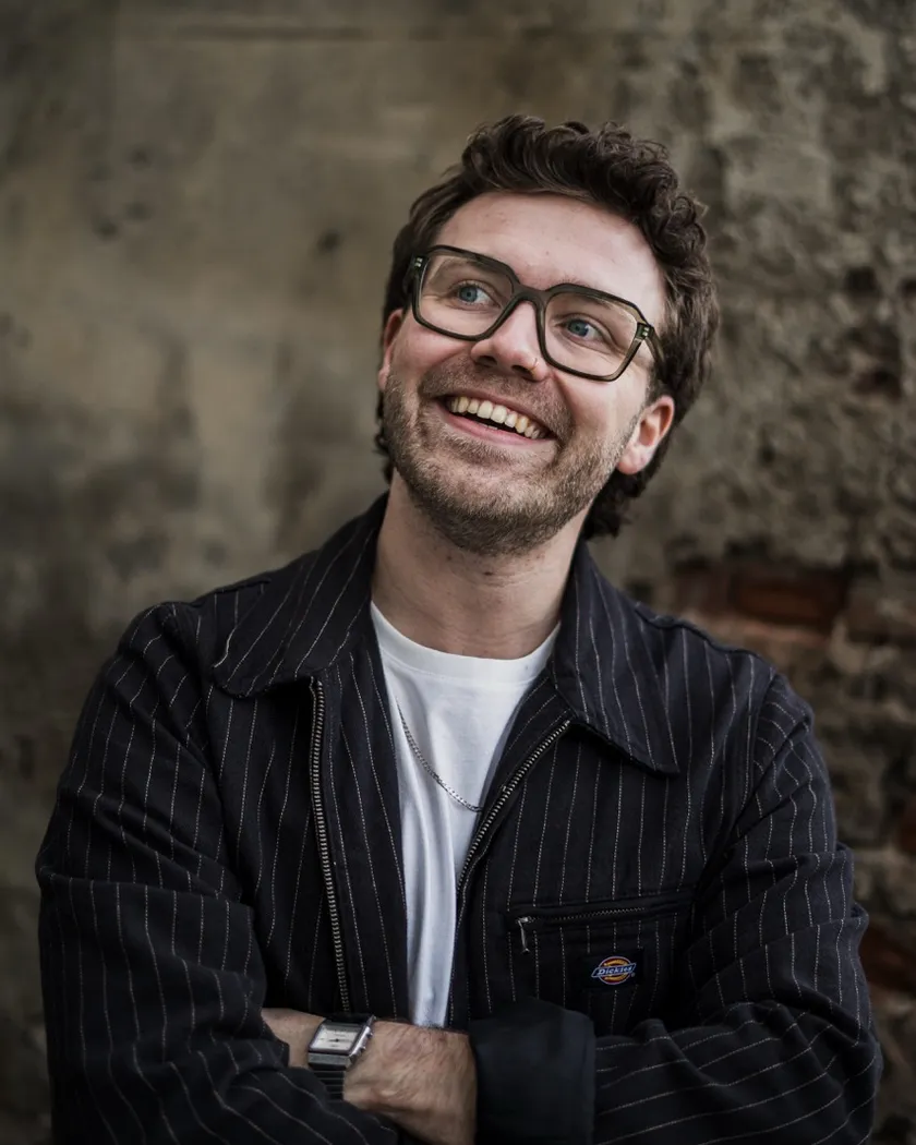 Andor de Jong aan het werk